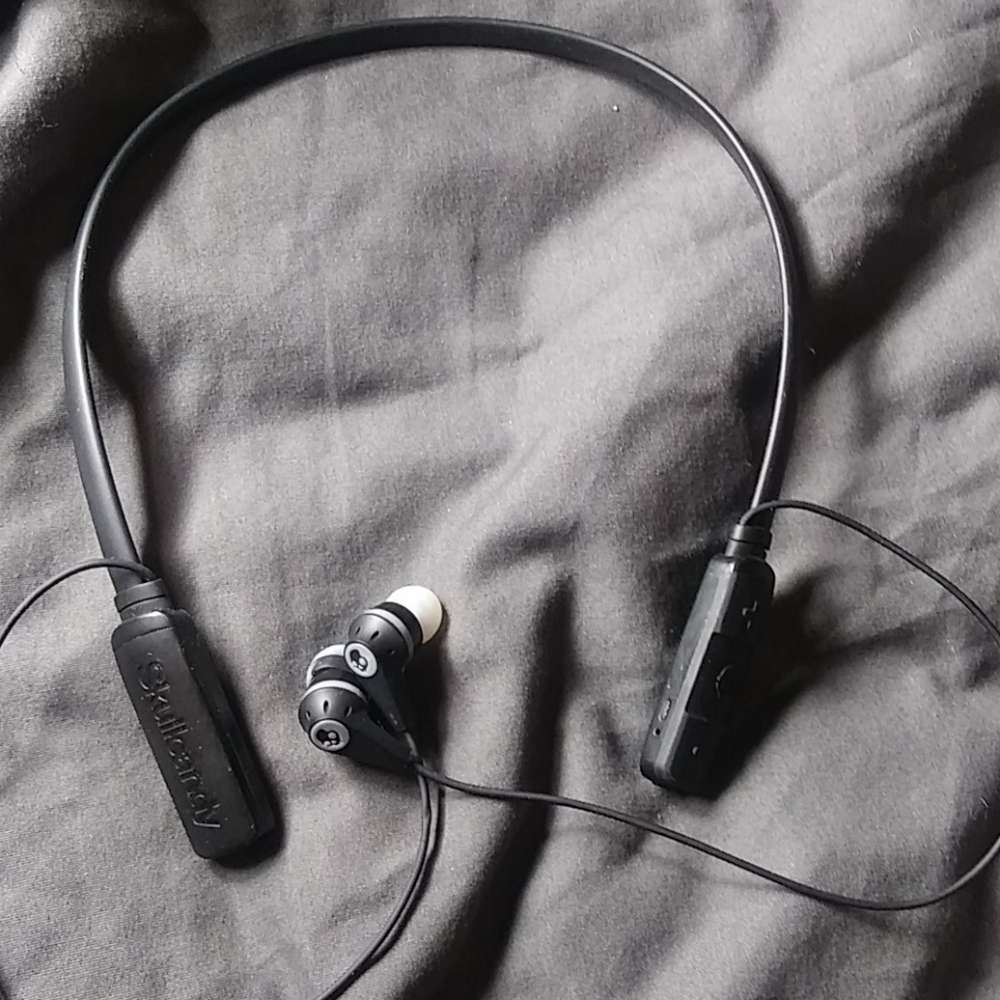 Skull candy ear buds
